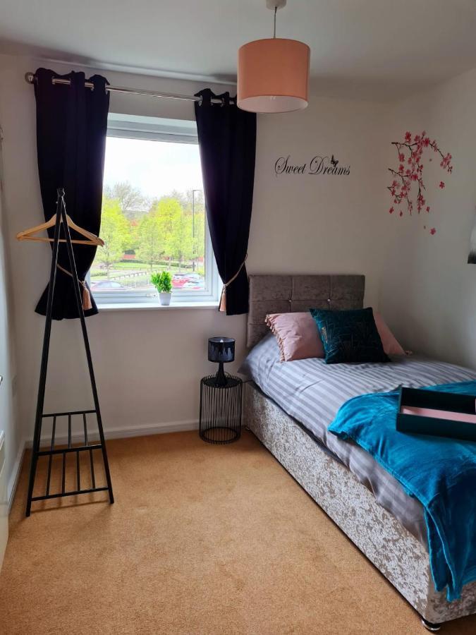 Emerald Blossom-Central Warrington, Luxurious Yet Homely, Wifi, Secure Parking Warrington (Cheshire) Exterior foto
