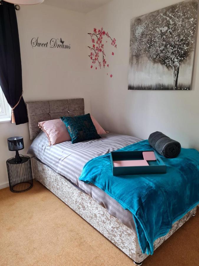 Emerald Blossom-Central Warrington, Luxurious Yet Homely, Wifi, Secure Parking Warrington (Cheshire) Exterior foto